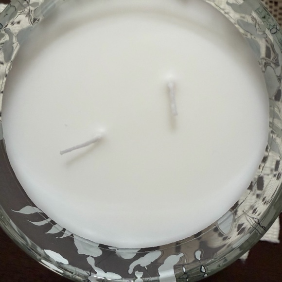 Overjoyed Boutique Day at the Spa Candle and Gold Bee Lantern - Picture 3 of 10